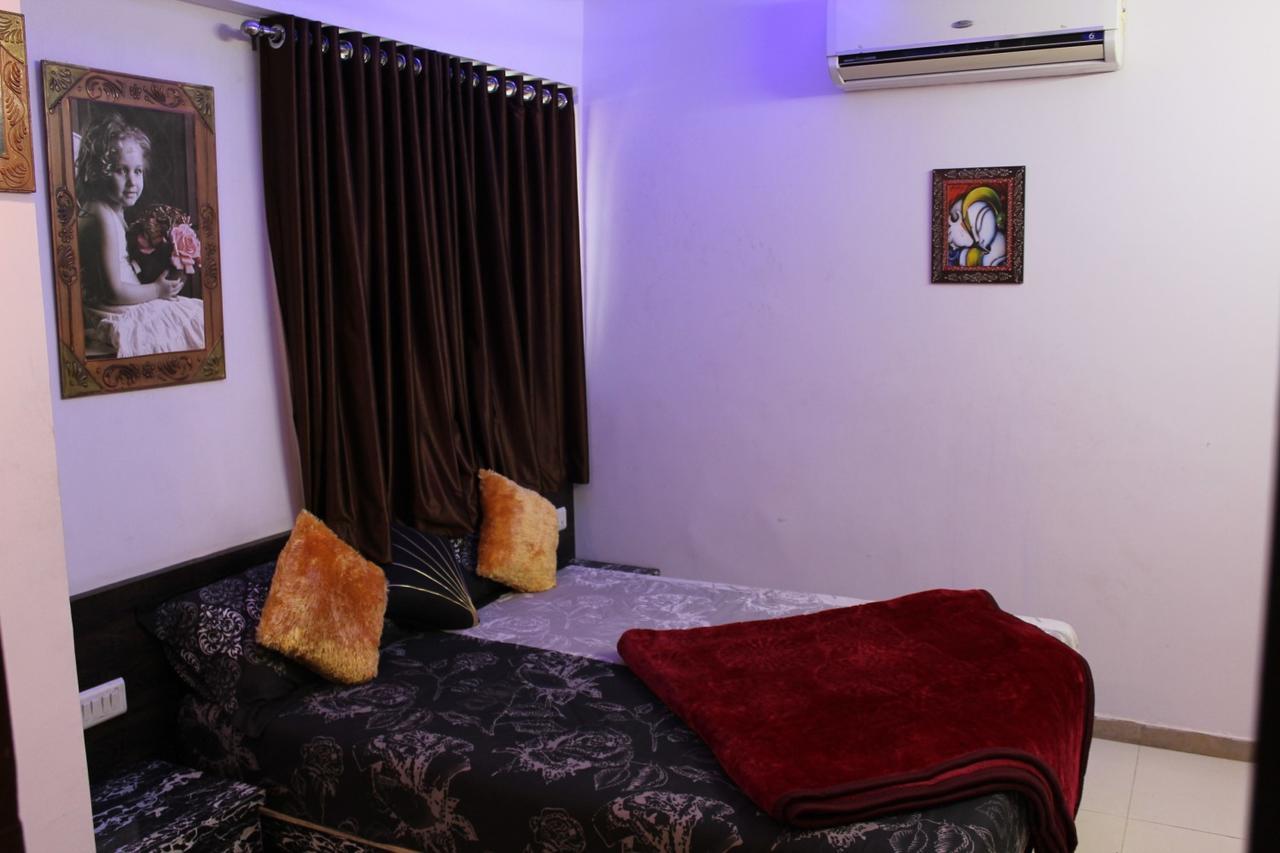 Hotel Kum Kum Adalaj المظهر الخارجي الصورة