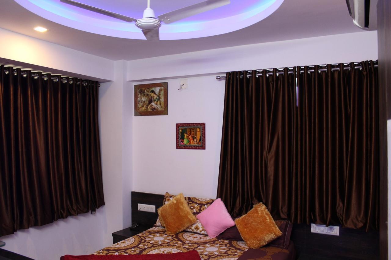 Hotel Kum Kum Adalaj المظهر الخارجي الصورة