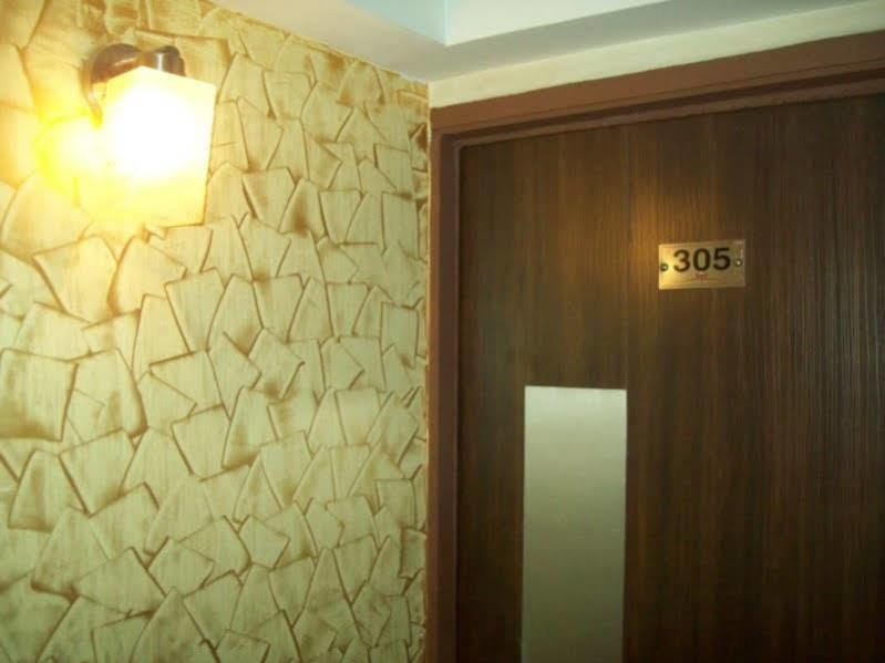 Hotel Kum Kum Adalaj المظهر الخارجي الصورة