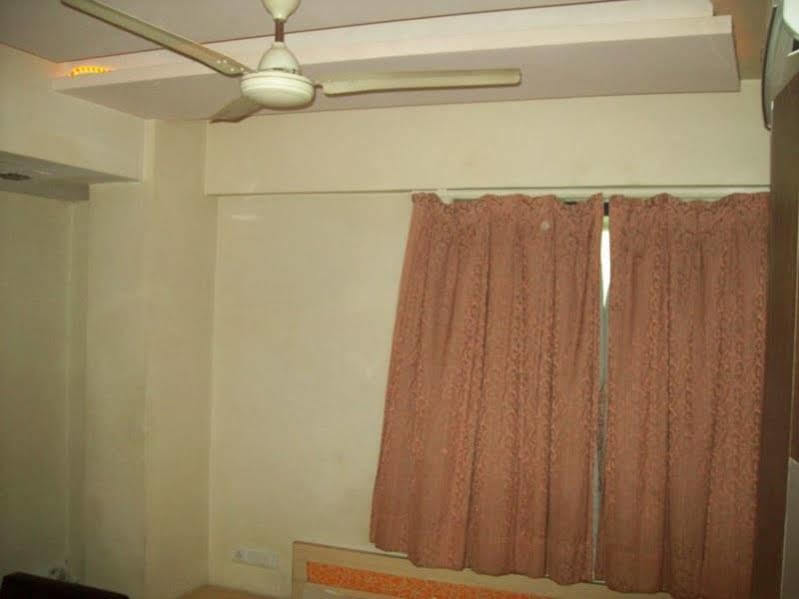 Hotel Kum Kum Adalaj المظهر الخارجي الصورة